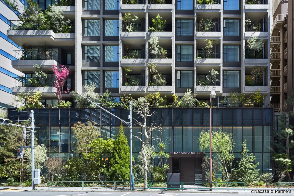 【HAMACHO HOTEL TOKYO】デザイナーの解説で、暮らしとホテル、緑と手しごとが調和する空間へ