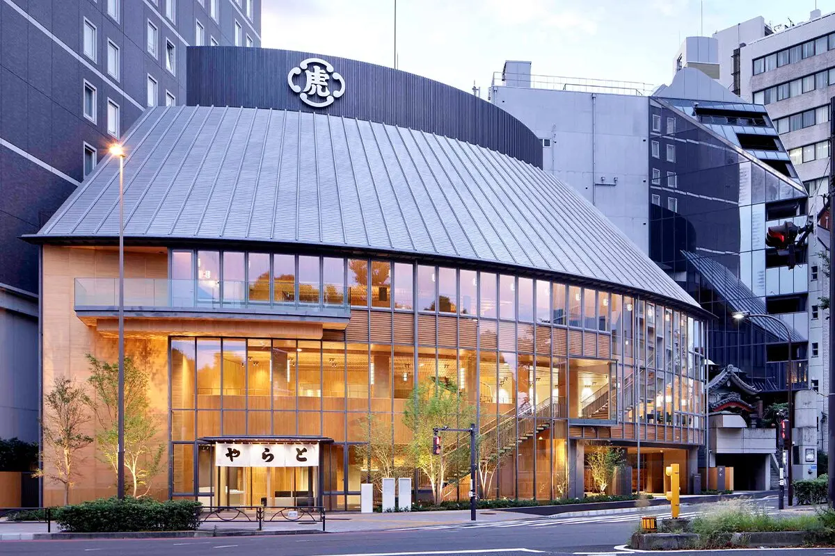 【とらや 赤坂店】甲斐みのりさんと「名建築でスイーツを」和菓子文化を味わう